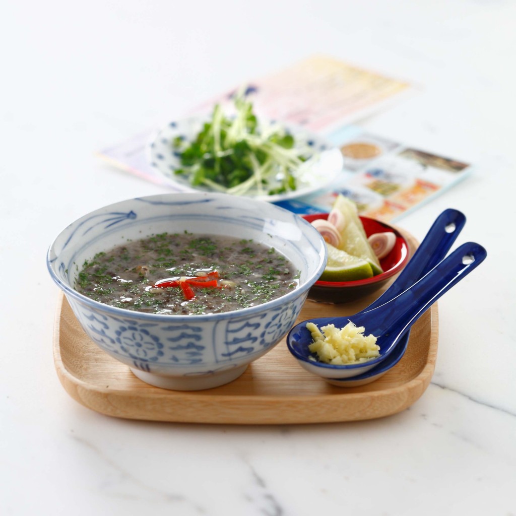 Soupe Tom yam poulet0760 a friday giveaway! 2 x Soup & Co and Breads of the World, valued at $540